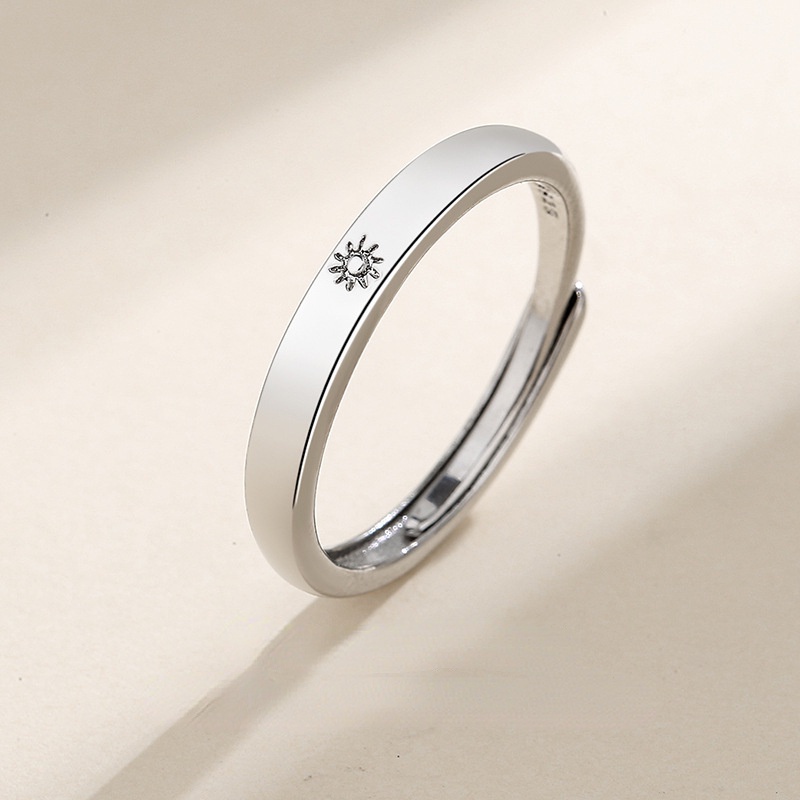 Cặp Nhẫn Màu Đen / Bạc crc062 Hình Mặt Trời / Mặt Trăng Tùy Chỉnh Kèm Hộp Quà Tặng Cho Cặp Đôi / Bạn Bè / Báo Cáo