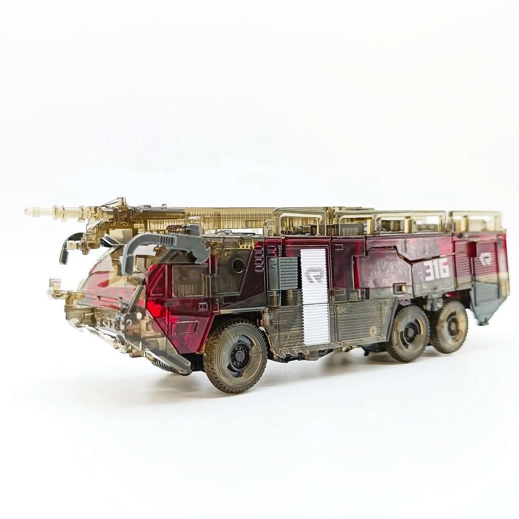 Baiwei TW1024A transparent version of Fire hero with movie version of Yutian enemy fire truck toy model 9BAB