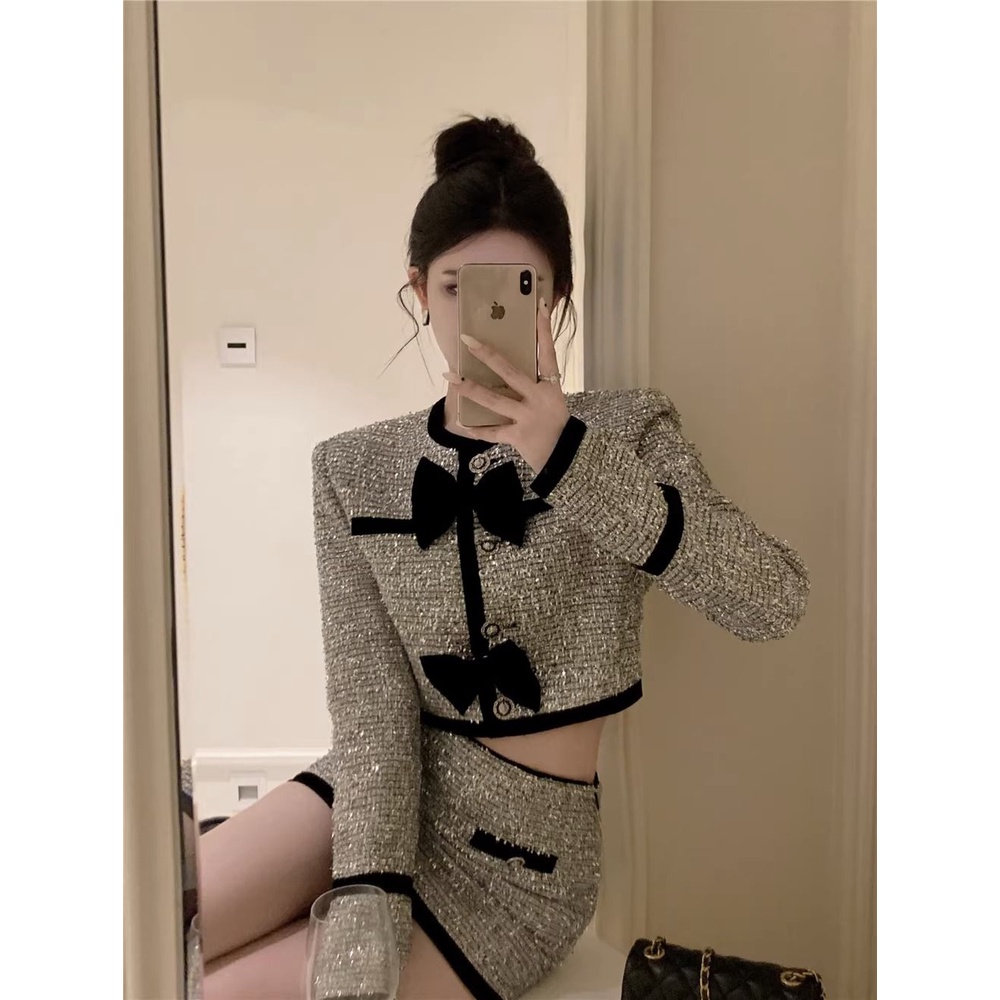 Set Chân Váy Ngắn Và Áo Thun Tay Dài Cổ Tròn Thời Trang Mùa Thu Phong Cách Mới Cho Nữ