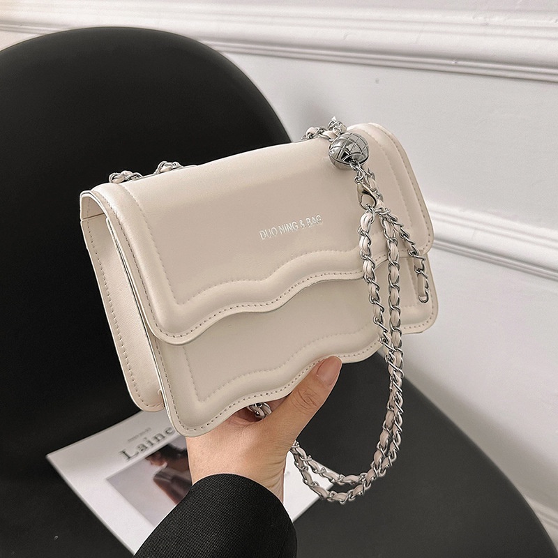 Túi Xách Đeo Vai Hình Vuông Cỡ Nhỏ Phối Dây Đeo Sợi Xích 2023 Thời Trang Cho Nữ