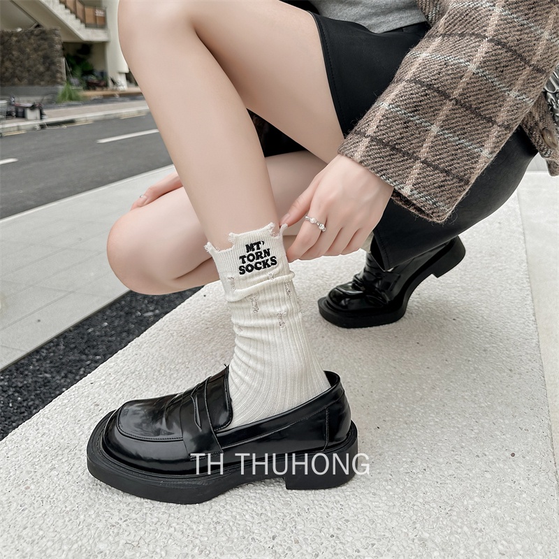 Đôi Vớ cotton Màu Trắng Thêu Chữ Phong Cách Đường Phố Hàn Quốc
