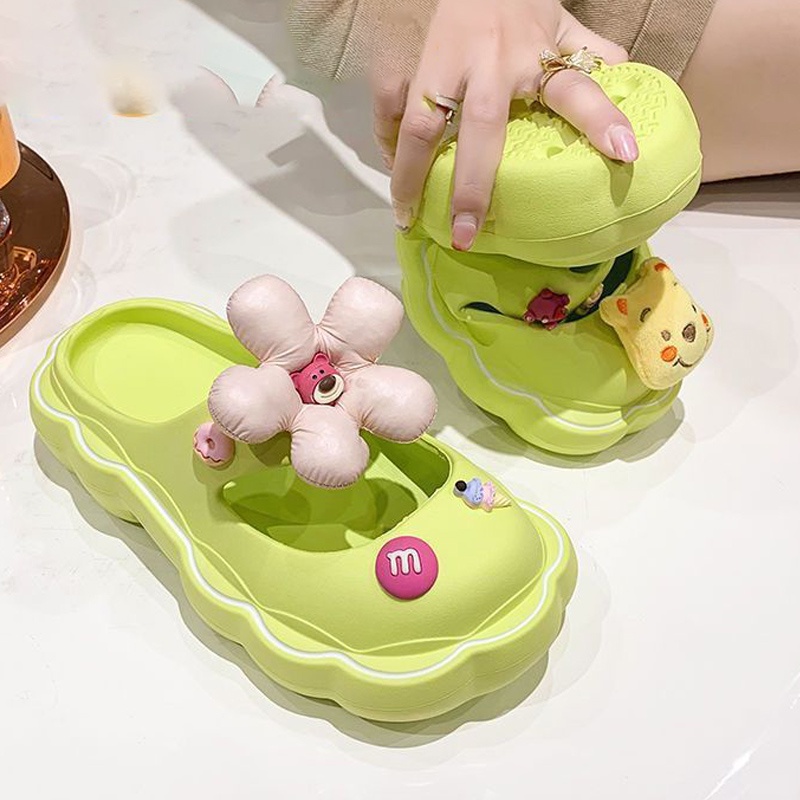 Dép Bánh Mì Mềm Mại Thoải Mái Chống Trượt Chống Mài Mòn Đính Hoa Dễ Thương Cho Nữ