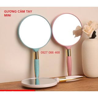 Gương soi cầm tay kiểu Hàn Quốc