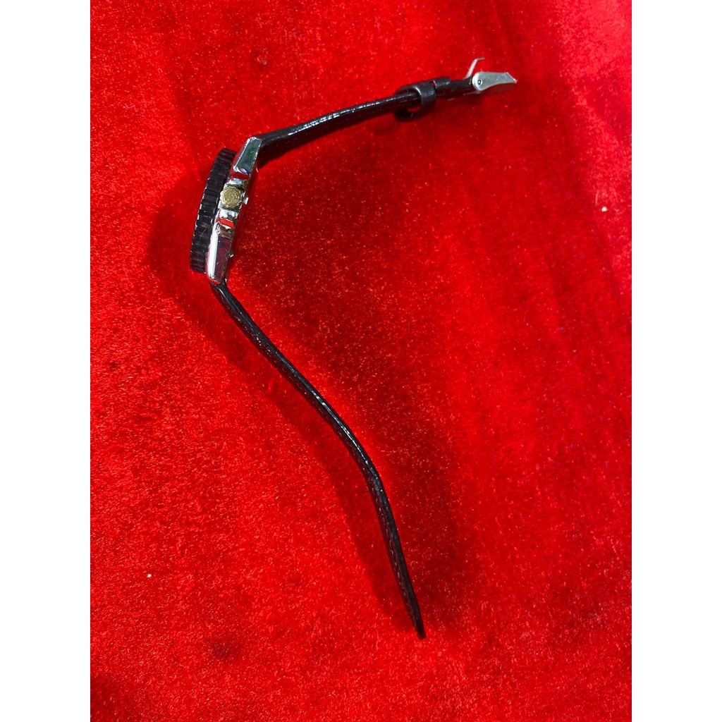 Đồng hồ nam tay nhỏ, nữ tay to Q&Q size mặt 38mm, dầy thân 11mm 2 hand vintage bãi Nhật