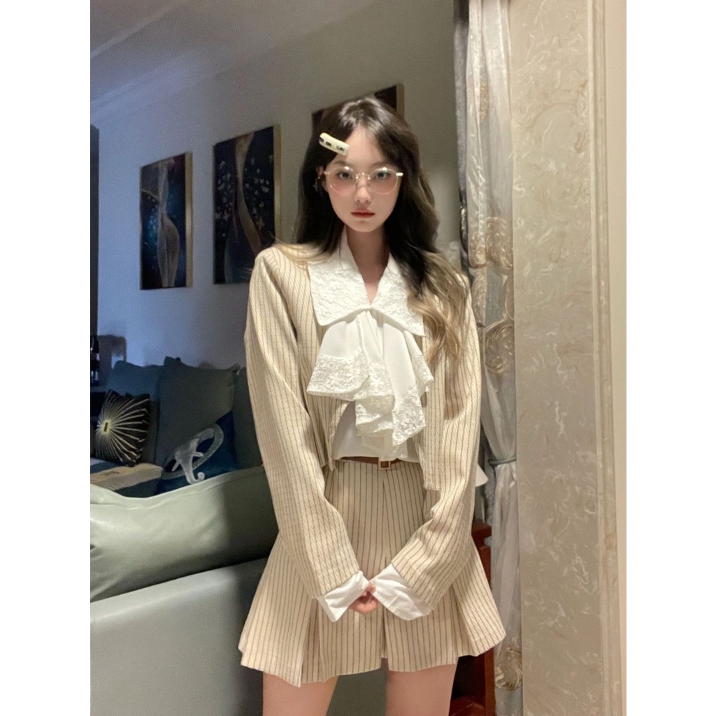 Set Áo Khoác Ren + Chân Váy Xếp Ly Thời Trang Nữ