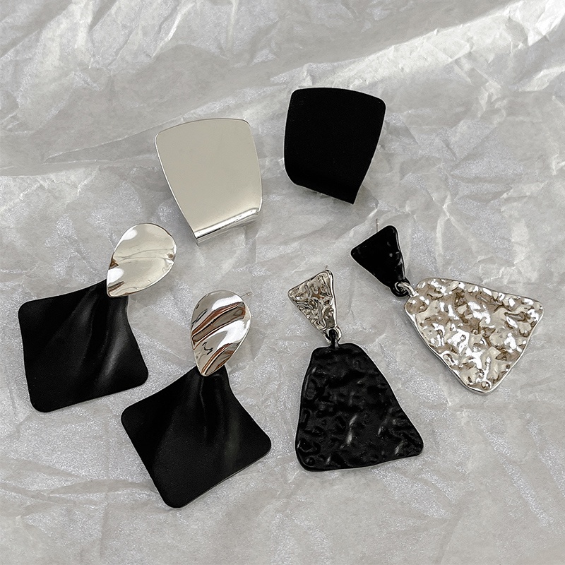 Bông Tai Thời Trang Cao Cấp Màu Đen / Bạc Đơn Giản Phong Cách Hàn Quốc Cho Nữ