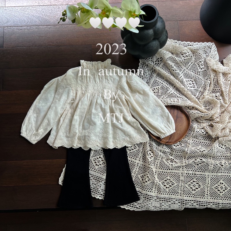 Áo Sơ Mi Trắng Tay Dài Phối Ren Lỗ Phong Cách Hàn Quốc hot 2023 Cho Bé Gái