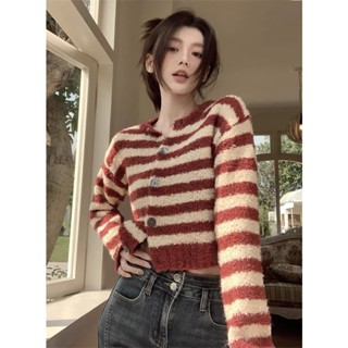  Áo LEN KẺ SỌC xiaoao VNOOK Áo len cardigan mẫu ngắn kiểu dáng nhỏ cảm giác thiết kế hình vòng tròn mềm mại mẫu mới thu đông cho nữ trang phục PC EBBD 