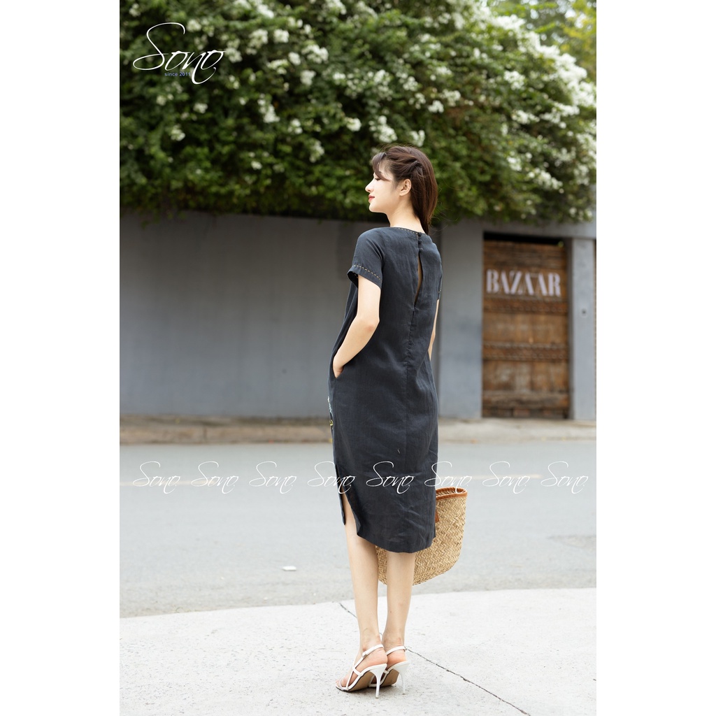 SONO - Đầm linen navy thêu toàn thân