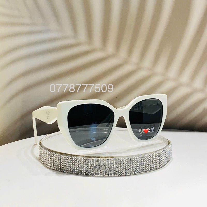 Kính Hiệu Vuông Xếch Mèo Góc Cạnh !!Pra!da!! Hot Đen Trắng