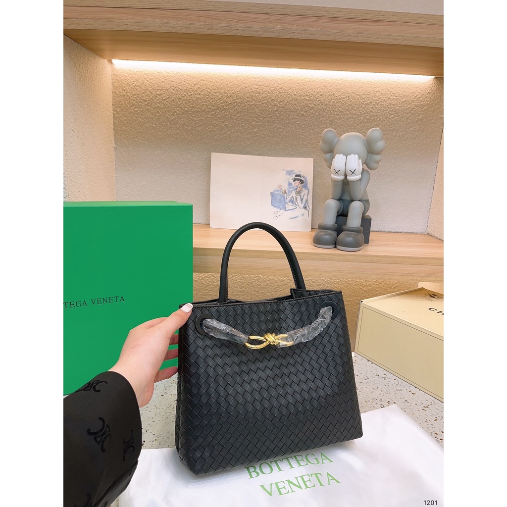 Bottega Veneta new advanced Denim hand-held messenger bag simple temperament large capacity dumpling bag all-match fashion hand-held women's bag