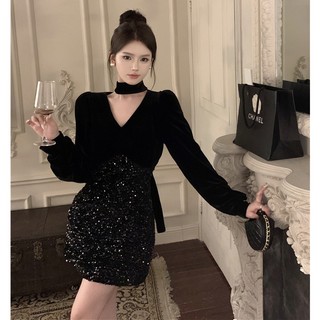 Đầm nhung tay dài cổ chữ v đính kim sa lấp lánh