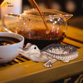 Mô hình cá sấu mini bằng đất sét dùng làm quà lưu niệm