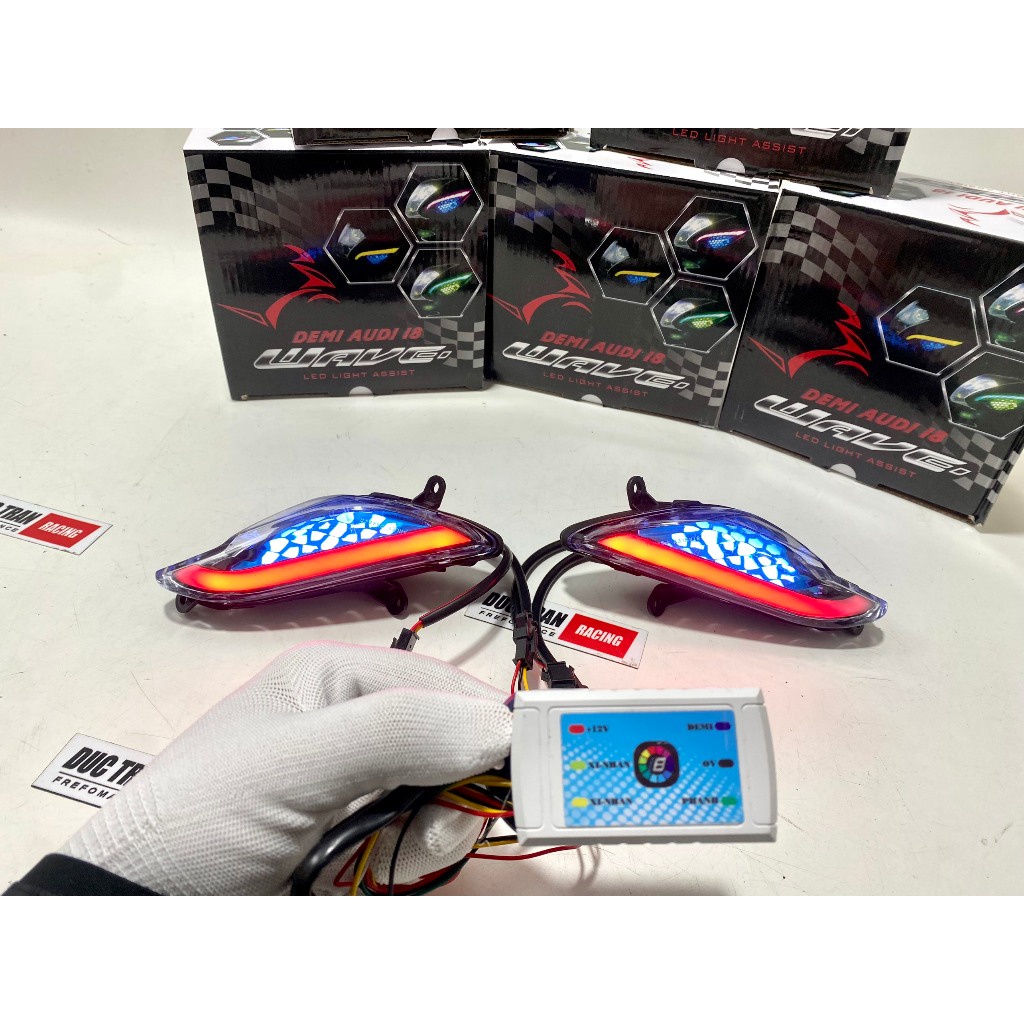 Xi Nhan Audi i8 Led cho  Wave 110 tổ ong ( có chỉnh qua smartphone )