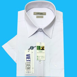 Viettien - Áo sơ mi nam ngắn tay xẻ tà vạt ngang màu trắng trơn chất vải sợi tre 520 regular