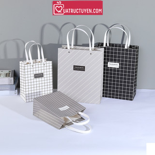 Túi quà giấy caro/ sọc kẻ đen trăng hình chữ nhật đứng, túi giấy dây quai đai nhựa tặng sinh nhât,  các dịp