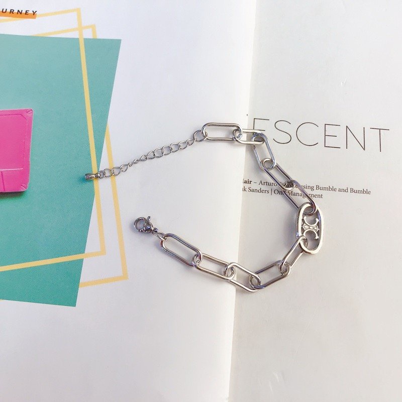 Vòng Tay Thép Titan Khắc Chữ logo celine Thời Trang