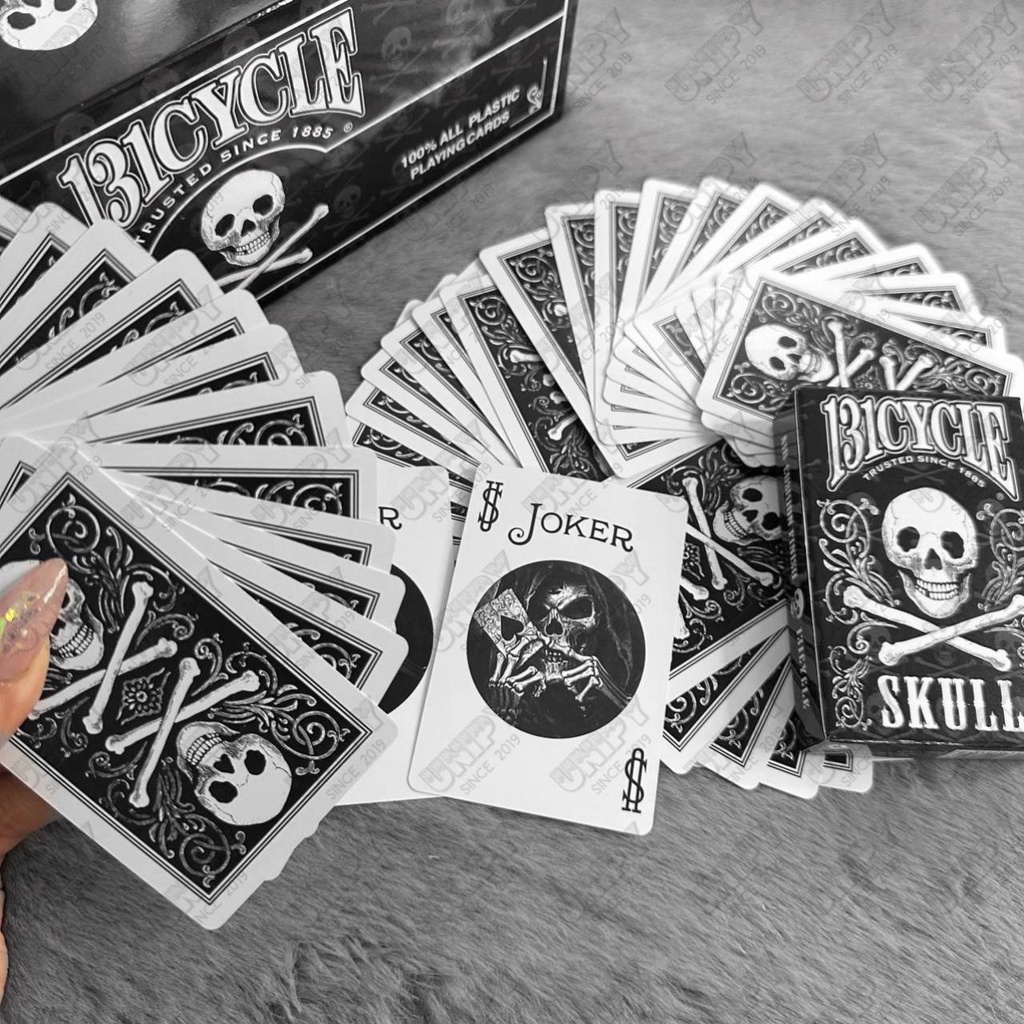 Bộ Bài Tây Nhựa PVC Skull Đen | Chống Bụi Chống Nước | Thẻ Bài Sưu Tầm Trưng Bày