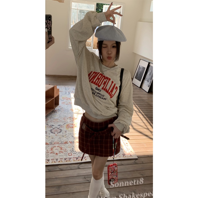 「Nonfatgirl」Sweetheart Áo Nỉ Cổ Tròn Dáng Rộng Thêu Chữ + Chân Váy Kẻ Sọc Màu Tương Phản Kiểu retro Dễ Phối Đồ