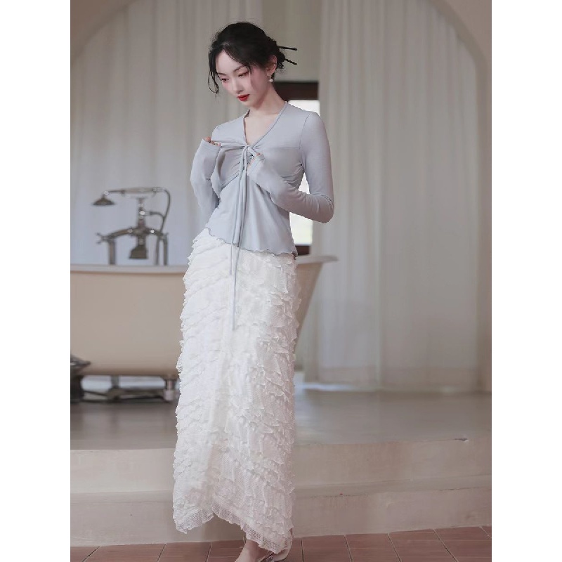 Bộ Áo Dệt Kim Tay Dài Xếp Ly Màu Xanh Dương Nhạt + Chân Váy Tầng Dáng Dài Màu Trắng Thời Trang Cho Nữ