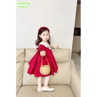 Váy đỏ cổ trắng thêu hoa