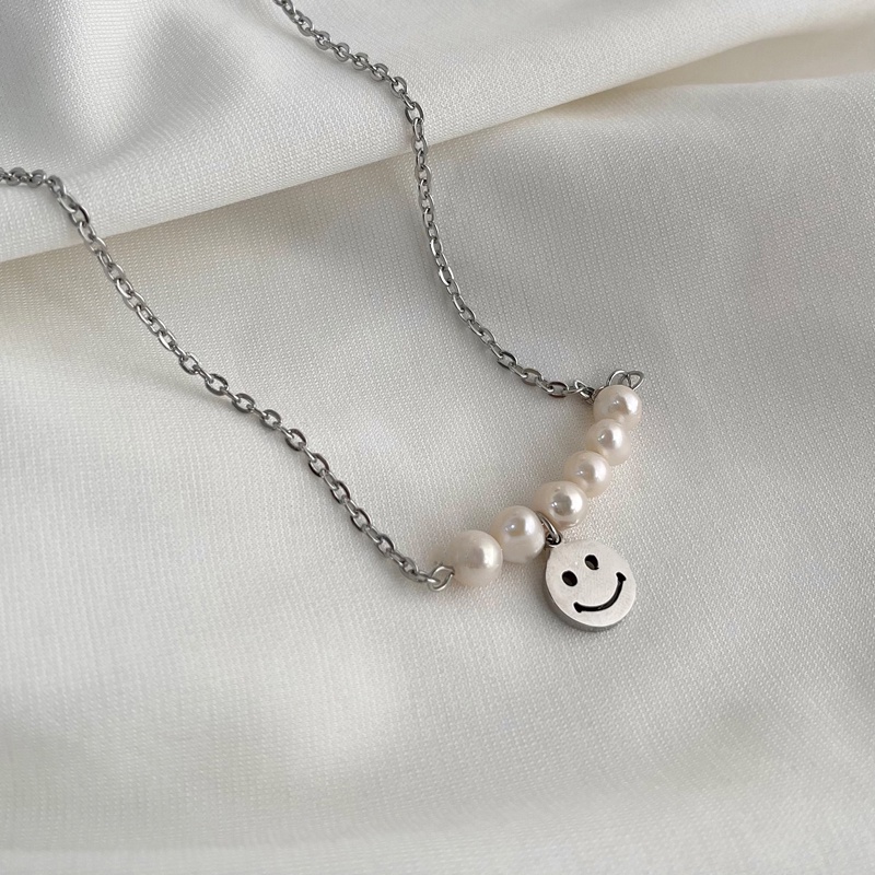 Vòng Cổ choker Màu Bạc Mặt Hình Bướm / Mặt Trăng Đính Đá Pha Lê Màu Sắc Tối Giản Cho Nữ