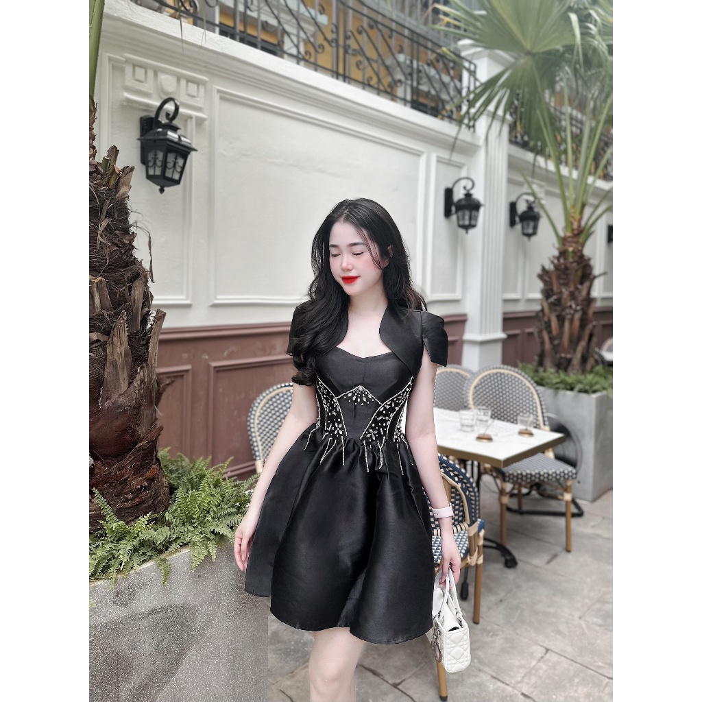 Set đầm xòe tiểu thư 2 chi tiết gồm áo choàng phối váy hai dây chân váy xếp ly phồng họa tiết đá tỉ mỉ hàng thiết kế so