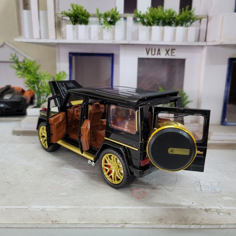 Mô hình xe Mercedes-AMG G63 tỉ lệ 1:24 bản mới  tặng kèm ô tô