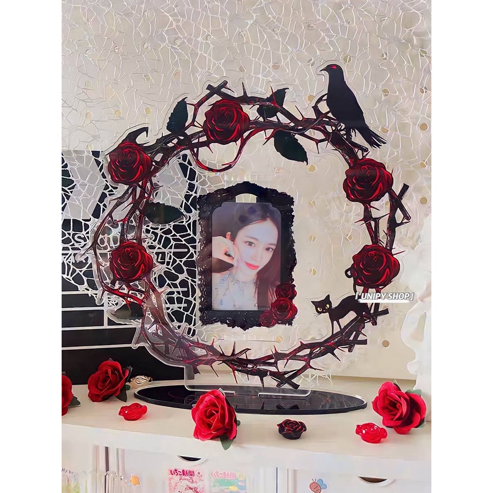 Khung Ảnh Xoay Đứng Đêm Tối Hoa Hồng Acrylic | Toploader Xoay Đựng Card Hình Ảnh Idol Anime