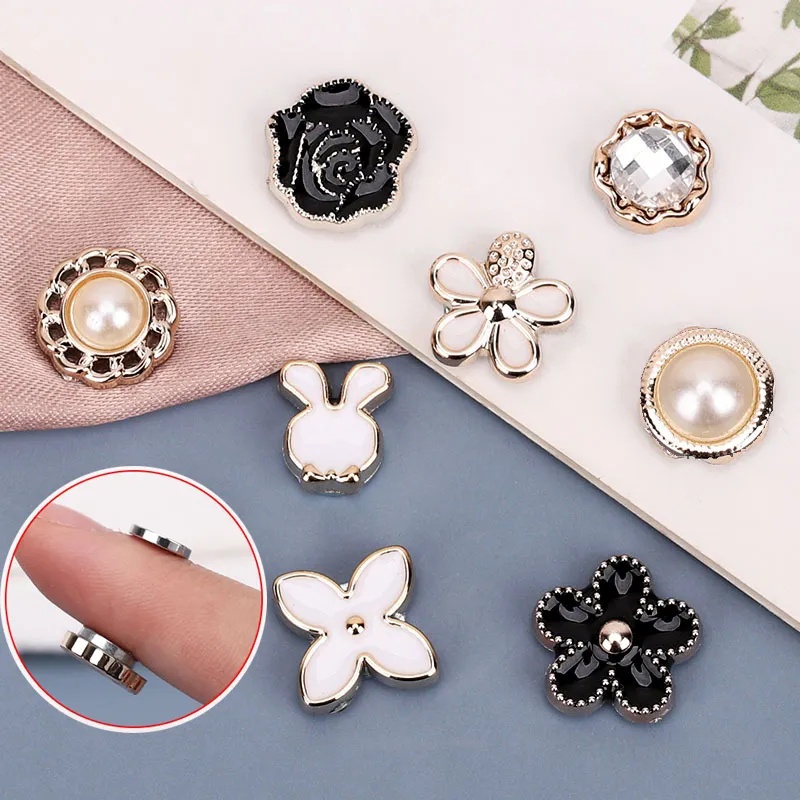 Nút Nam Châm Kim Loại Hình Hoa Trà Đính Ngọc Trai Giả / Kim Cương Giả / Khóa Cài Quần Áo diy Thời Trang Ngăn Chặn Bệnh Thủ Công ac