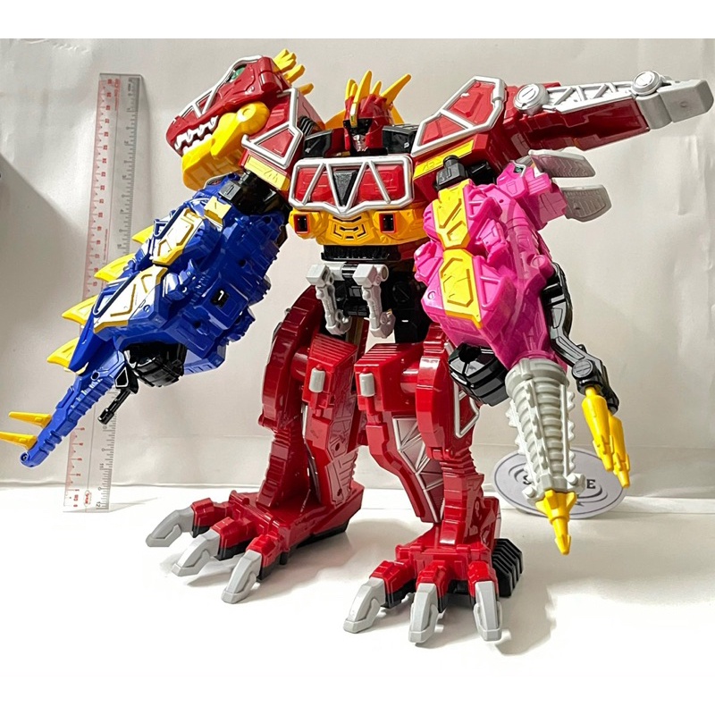 Siêu nhân Điện Long DX Kyoryuger  tặng kèm xe