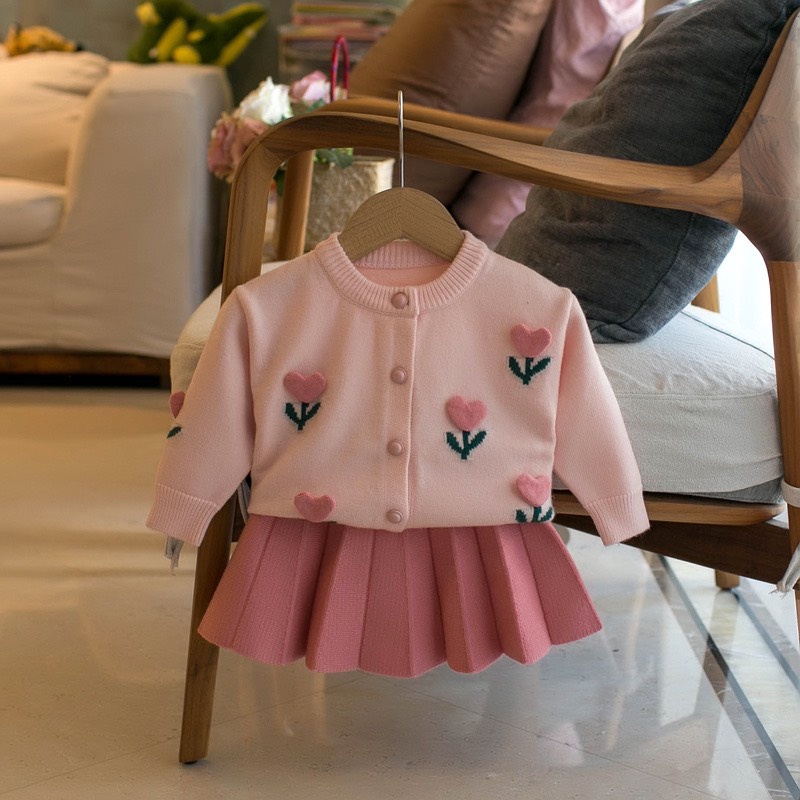 SET ÁO CADIGAN LEN HOA TIM MIX CHÂN VÁY XẾP LY DÁNG XÒE XINH XẮN CHO BÉ- HÀNG QCCC