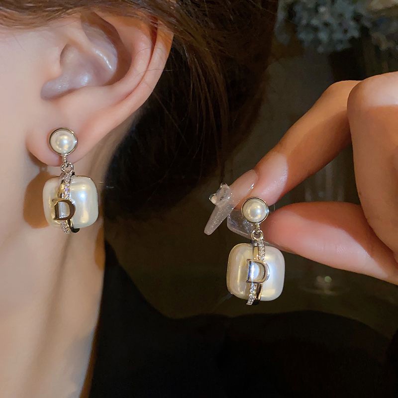 Bông Tai Ngọc Trai Hình Vuông Sang Trọng Thanh Lịch