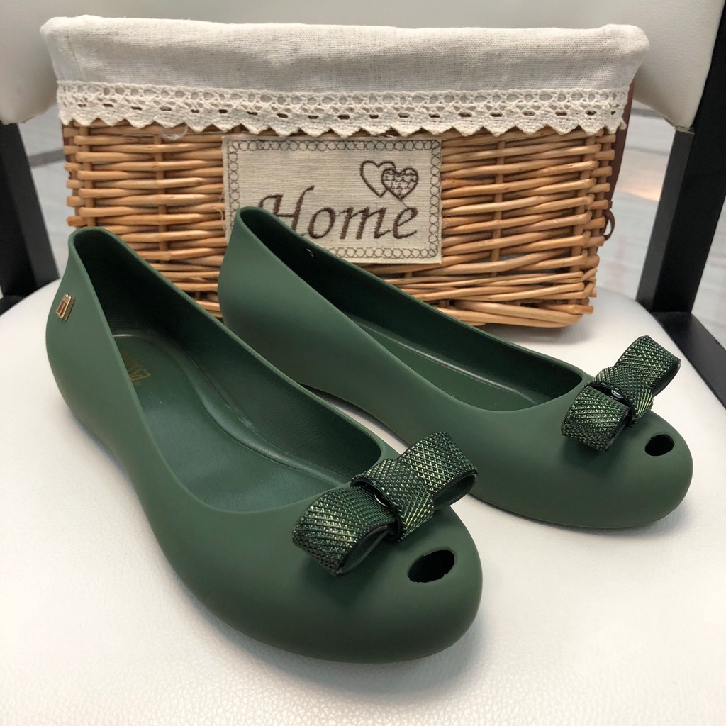 Giày Búp Bê Nhựa Dẻo Đế Bằng Miệng Cá Đính Nơ Kim Loại Thời Trang Cho Nam Và Nữ x730