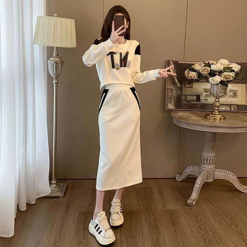 Set Áo Nỉ Và Chân Váy Phong Cách Thể Thao Thời Trang Thu Đông Cao Cấp Cho Nữ