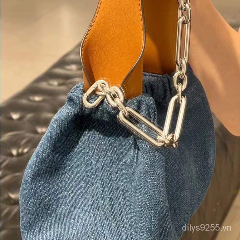 New cnk23 new cnk23 new 10151320 Thời Trang Túi Xách Đeo Vai Hình Đám Mây Mềm Mại Phối Dây Xích Dành Cho Nữ