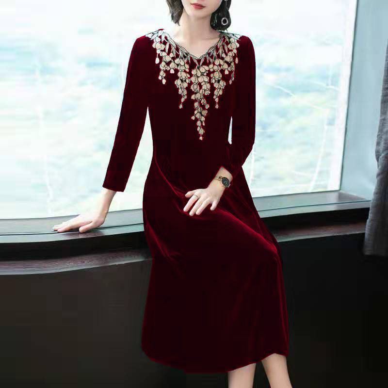 Đầm Nhung Vàng Dáng Dài Phong Cách retro Xuân Thu Mới 2020 Cho Nữ Trung Niên