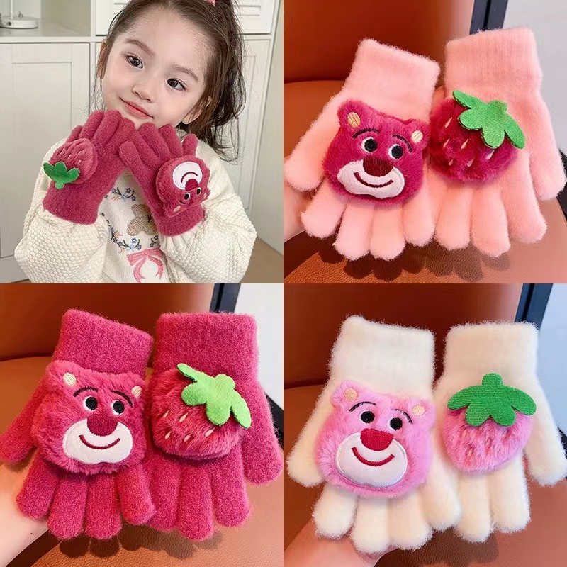 Găng Tay Năm Ngón Giữ Ấm Mùa Đông in Hình Gấu Dâu Tây Dễ Thương Cho Bé