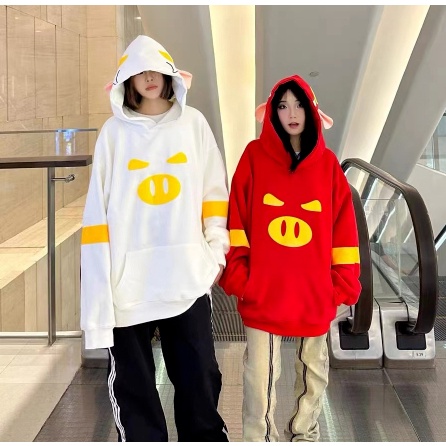 Áo sweater Chui Đầu Vải Nhung In Hình Chú Heo Dễ Thương Cho Cặp Đôi