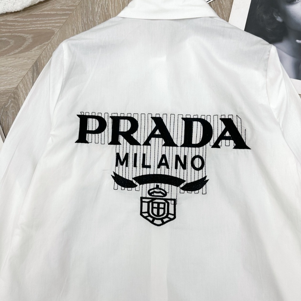 Áo Sơ Mi Nữ, Thêu Chữ Prad Milano Lưng, Form Rộng, Chất Thô Nhuyễn, Mịn Mát, T14090