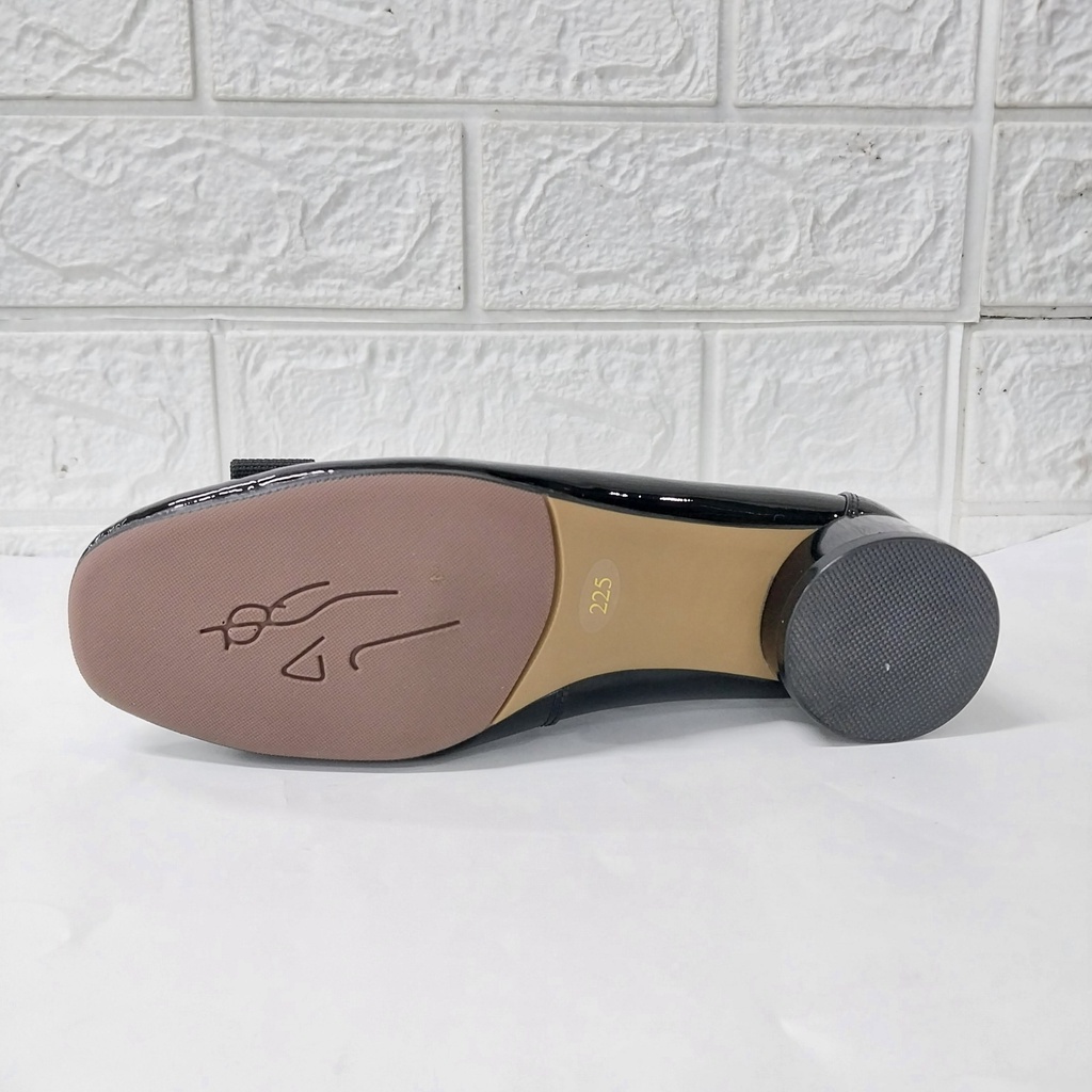 Giày TONIKA da dê phủ bóng, mũi tròn, họa tiết mũi, gót tròn 2m