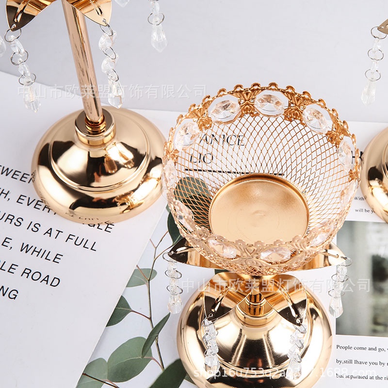 Giá Đỡ Đèn Cầy Bằng Kim Loại Phong Cách Châu Âu Sang Trọng