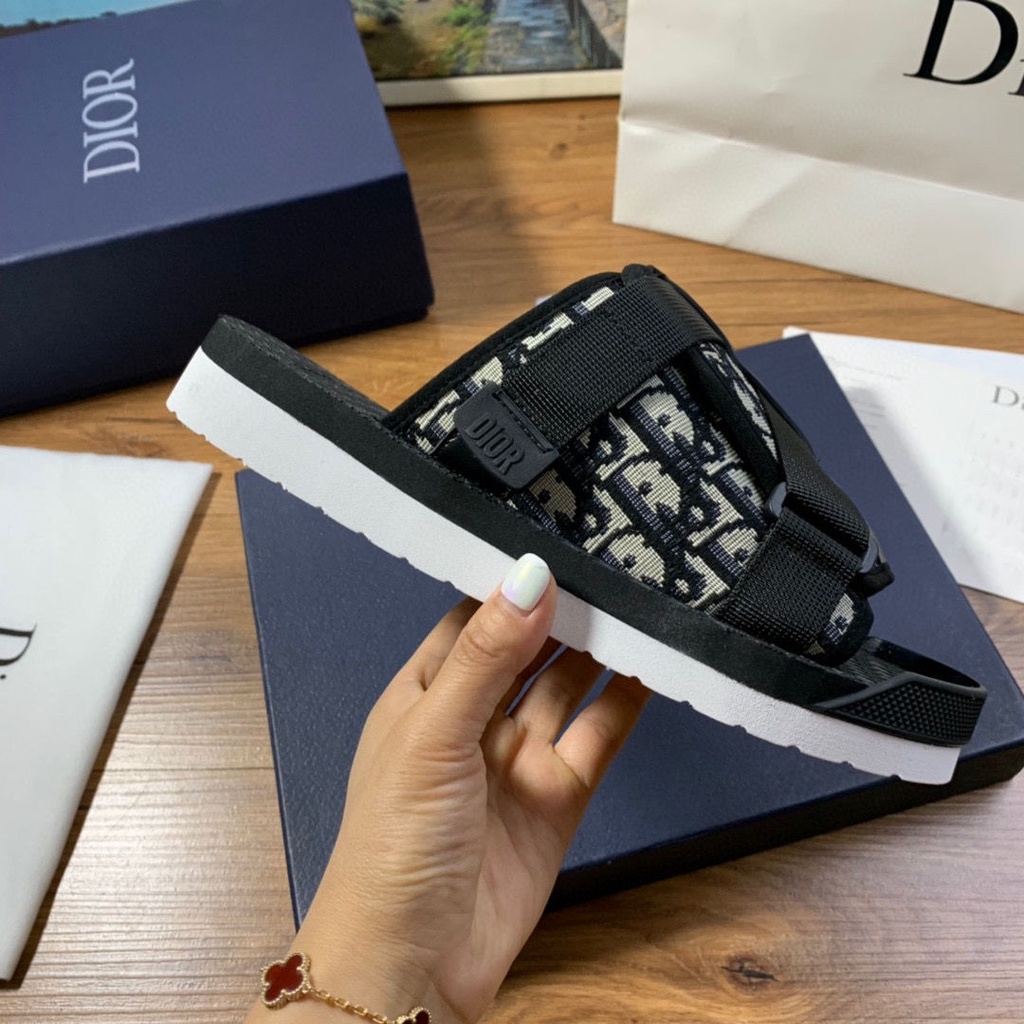 Dép Quai Ngang Chống Trượt Trọng Lượng Nhẹ Thời Trang Mùa Hè Châu Âu 2023 Cho Nam