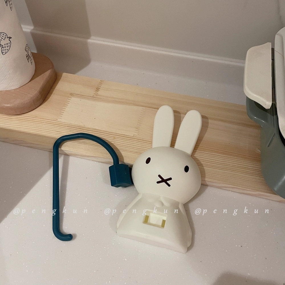 Dễ Thương Móc Treo Cuộn Khăn Giấy Vệ Sinh Hình Thỏ Màu Tương Phản Sáng Tạo Không Cần Khoan Lỗ Cho Nhà Bếp Nhà Tắm