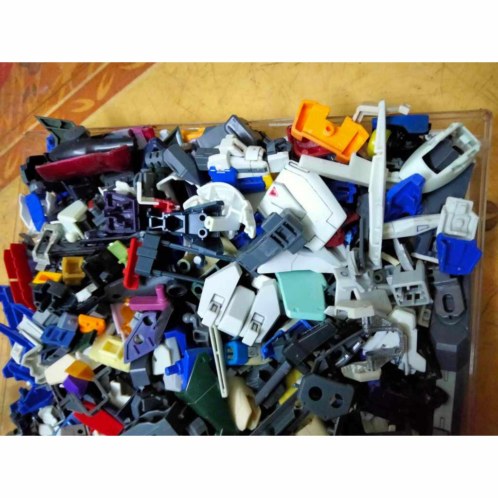 Mô hình part xác gumdam tùm lum 2nd Tặng ô tô