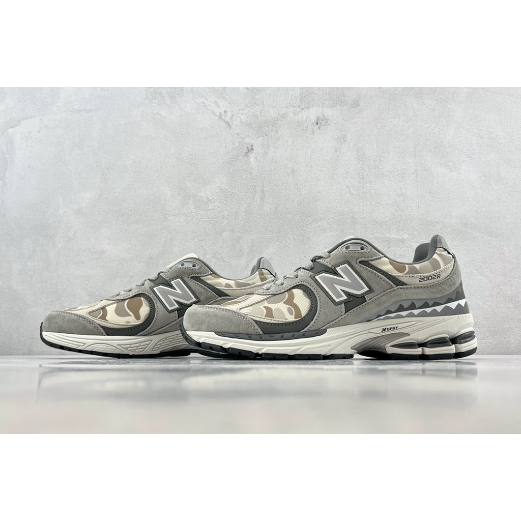 Giày bape x new balance 2002r m2002rbg 36-452R Họa Tiết Rằn Ri Cá Tính