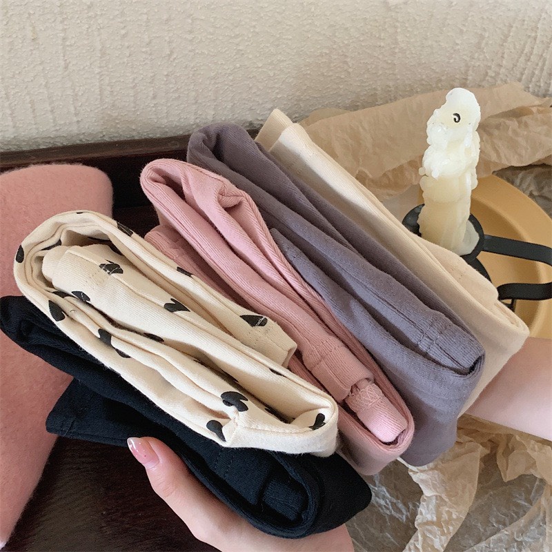 QUẦN LEGGING TRƠN VÀ HÌNH TRÁI TIM CHO BÉ- HÀNG QCCC