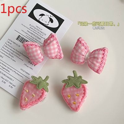 1 Kẹp Tóc Vải Thêu Hình Quả Dâu mini Dễ Thương Cho Bé Gái