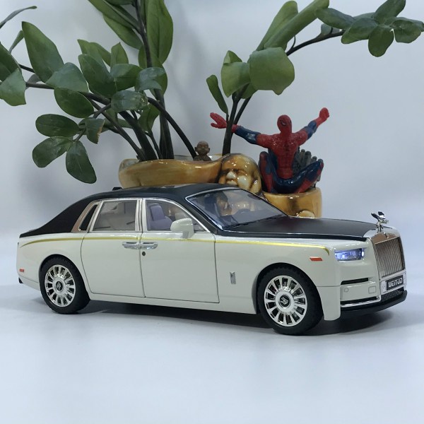 Mô hình xe ô tô kim loại Rolls Royce Phantom VIII tỷ lệ 1:20 mới nhất tặng kèm ô tô tăng ô tô