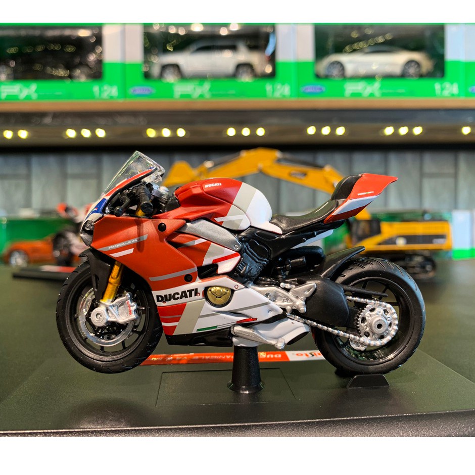 Mô hình xe mô tô Ducati 1199 Panigale V4S Corse tỉ lệ 1:18 Maisto tặng ô tô